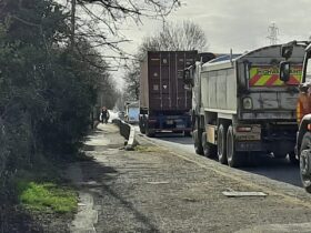 Fire brings Grantham traffic to a halt