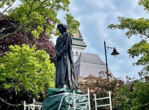 Margaret Thatcher statue being installed in Grantham town centre