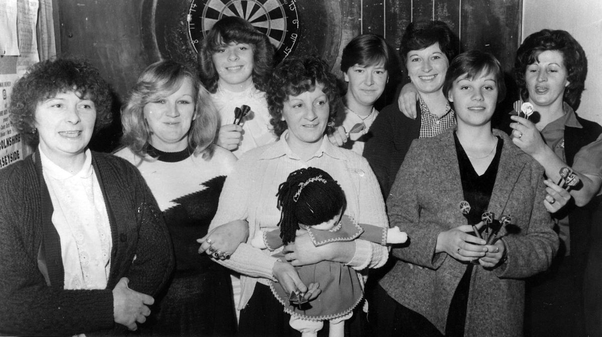 Do you know this ladies darts team?