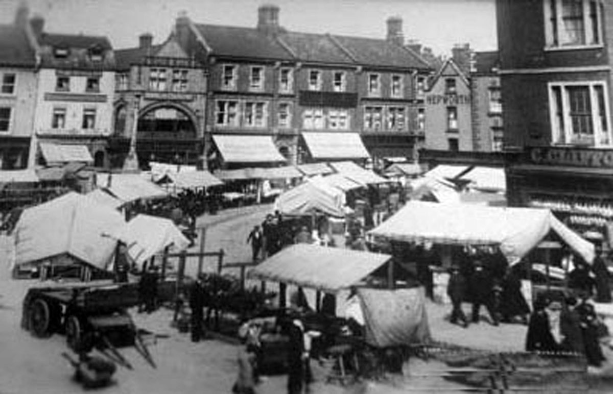 Grantham Market a century ago