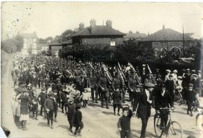 Soldiers leave Grantham for war in Europe