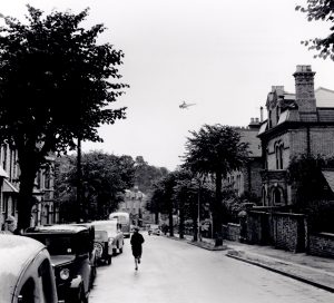 Lots of parking on Avenue Road – 70 years ago