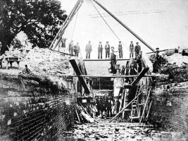 Repairing Grantham Canal in the 19th Century