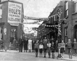 Who enjoyed a pint in this Grantham pub?