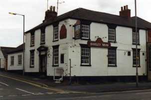 Who enjoyed a few pints in this Grantham pub?