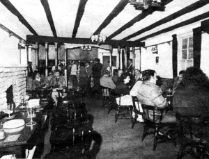 Who enjoyed a few pints in this Grantham pub?