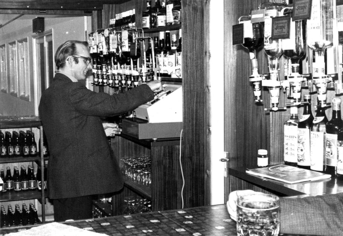 Do you remember this Grantham barman?