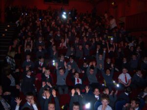 Schoolkids enjoy Grantham panto?