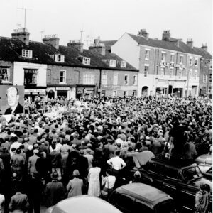 Crowds turn out for PM’s visit to Grantham